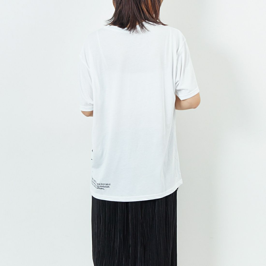 NIKE SWIM [ナイキスイム] コットンライク スニーカーボックスラッシュガード [NESSF523] N100 ﾎﾜｲﾄ &&モデル身長：167cm 着用サイズ：M&&