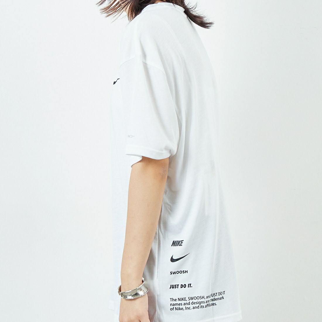 NIKE SWIM [ナイキスイム] コットンライク スニーカーボックスラッシュガード [NESSF523] N100 ﾎﾜｲﾄ &&モデル身長：167cm 着用サイズ：M&&