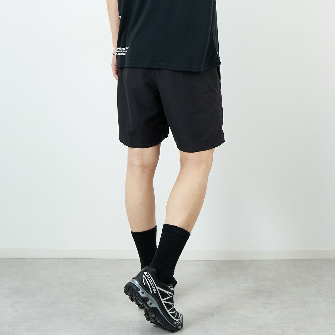 NIKE SWIM [ナイキスイム] ヒーロースタイル7インチボレーショーツ [NESSF559] N001 ﾌﾞﾗｯｸ &&モデル身長：179cm 着用サイズ：L&&