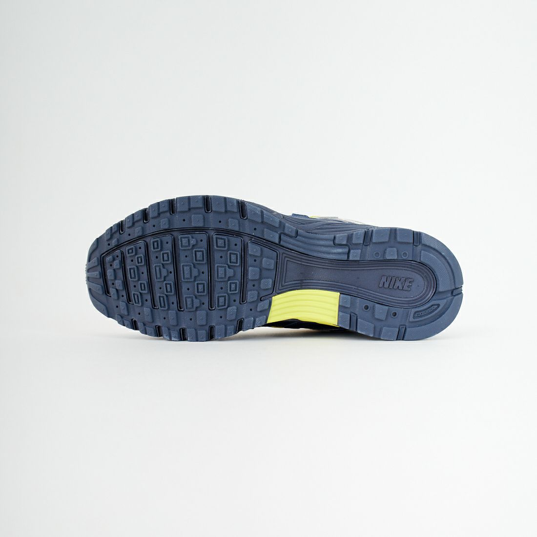 NIKE [ナイキ] P-6000 プレミアム [IF0668]｜ジーンズファクトリー公式