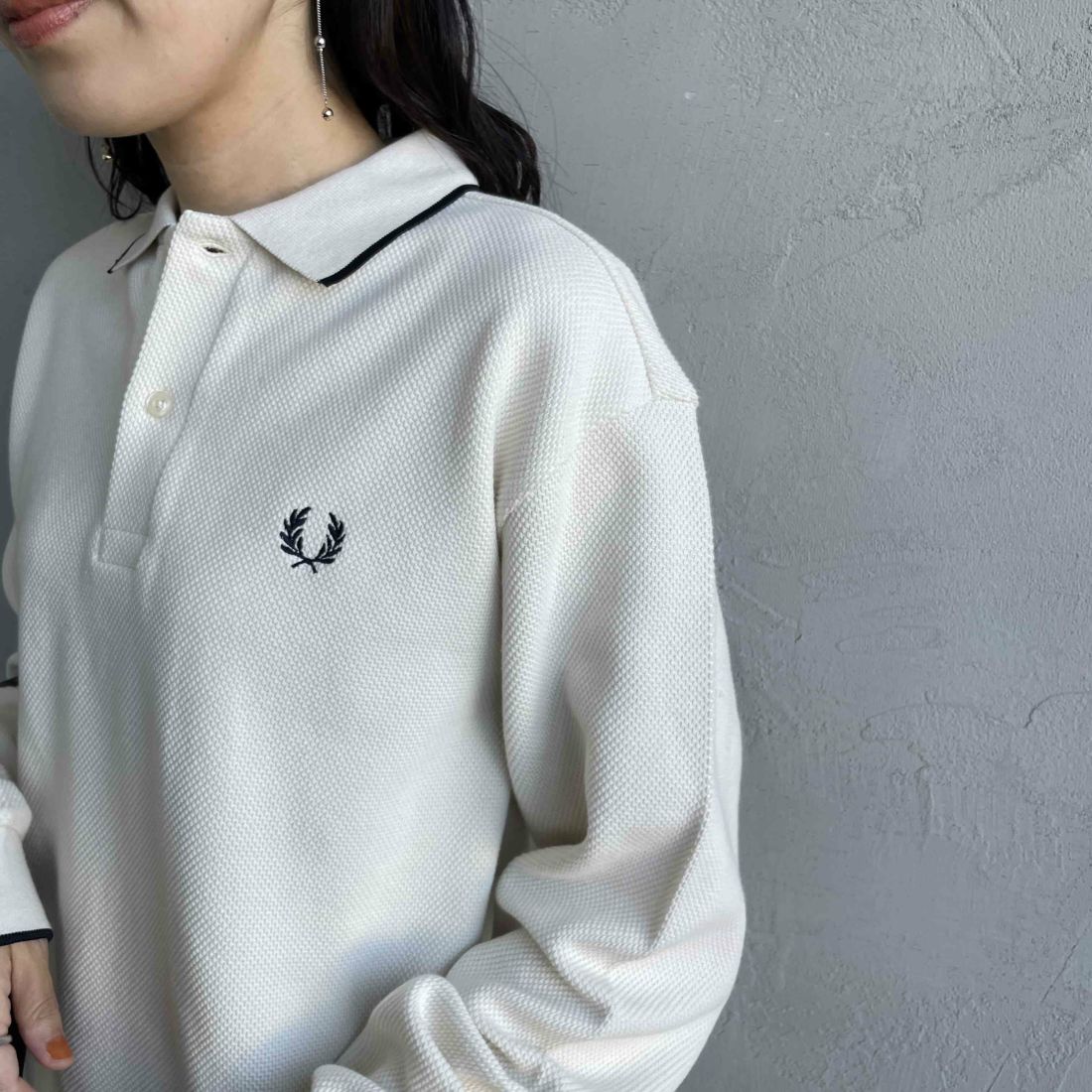 FRED PERRY [フレッドペリー] 別注 ワンポイントロゴ刺繍 ロングスリーブポロシャツ [FPM-25A-027JF] ECRU/NAVY