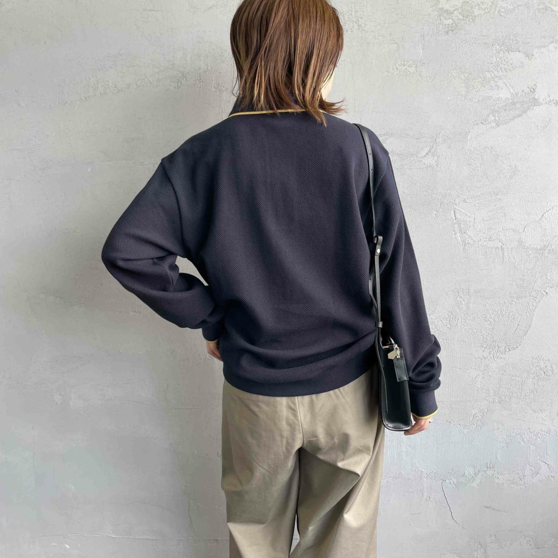 FRED PERRY [フレッドペリー] 別注 ワンポイントロゴ刺繍 ロングスリーブポロシャツ [FPM-25A-027JF] NVY/HONEYC &&モデル身長：158cm 着用サイズ：S&&