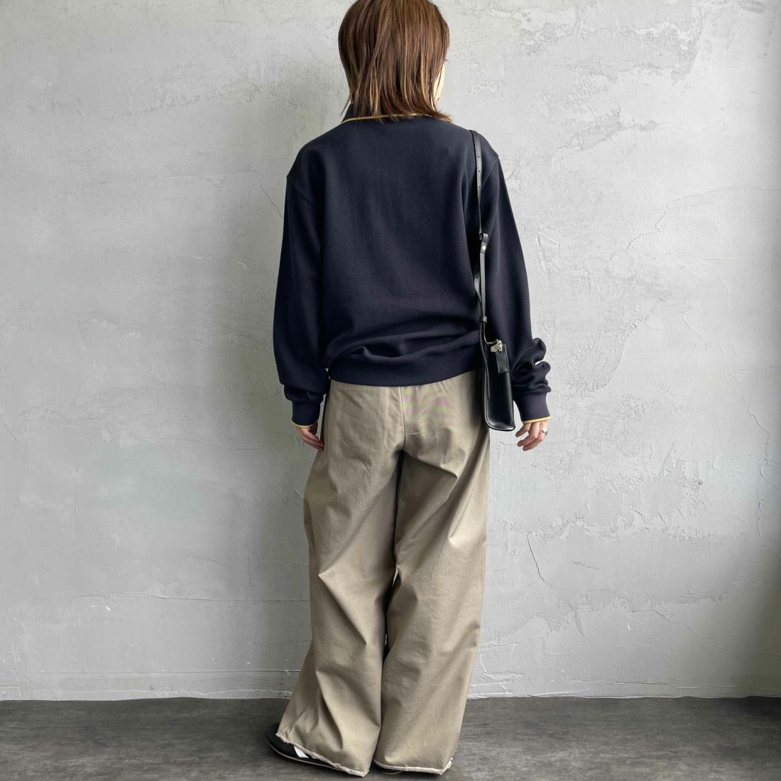 FRED PERRY [フレッドペリー] 別注 ワンポイントロゴ刺繍 ロングスリーブポロシャツ [FPM-25A-027JF] NVY/HONEYC &&モデル身長：158cm 着用サイズ：S&&