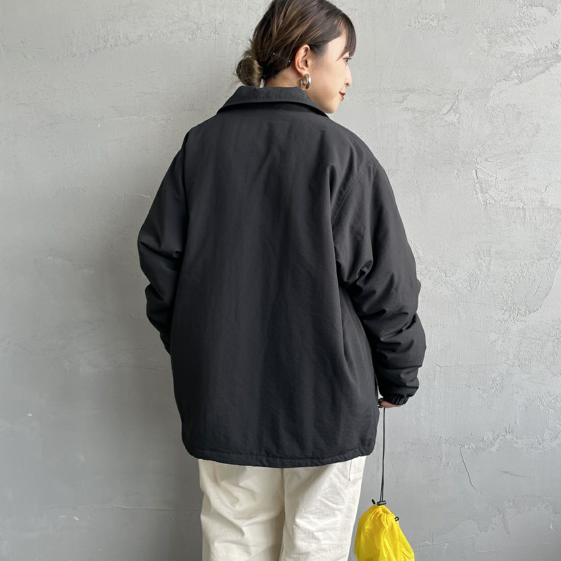 FRED PERRY [フレッドペリー] 別注 パデッドボタンスルージャケット [FPM-25A-23JF] BLK/SHADED &&モデル身長：150cm 着用サイズ：S&&