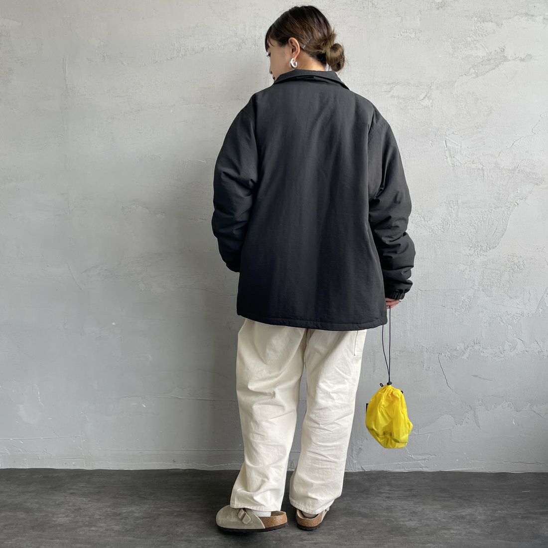 FRED PERRY [フレッドペリー] 別注 パデッドボタンスルージャケット [FPM-25A-23JF] BLK/SHADED &&モデル身長：150cm 着用サイズ：S&&