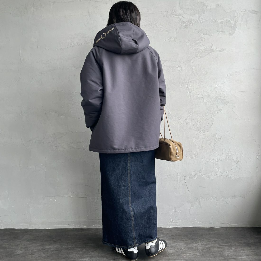 FRED PERRY [フレッドペリー] 別注 パデッドフーデッドシェルジャケット [FPM-25A-24JF] ANCOR/WARM &&モデル身長：160cm 着用サイズ：S&&