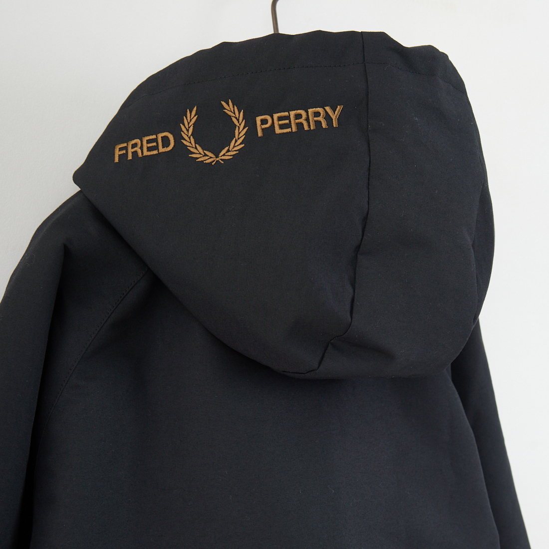 FRED PERRY [フレッドペリー] 別注 パデッドフーデッドシェルジャケット [FPM-25A-24JF] BLK/SHADED