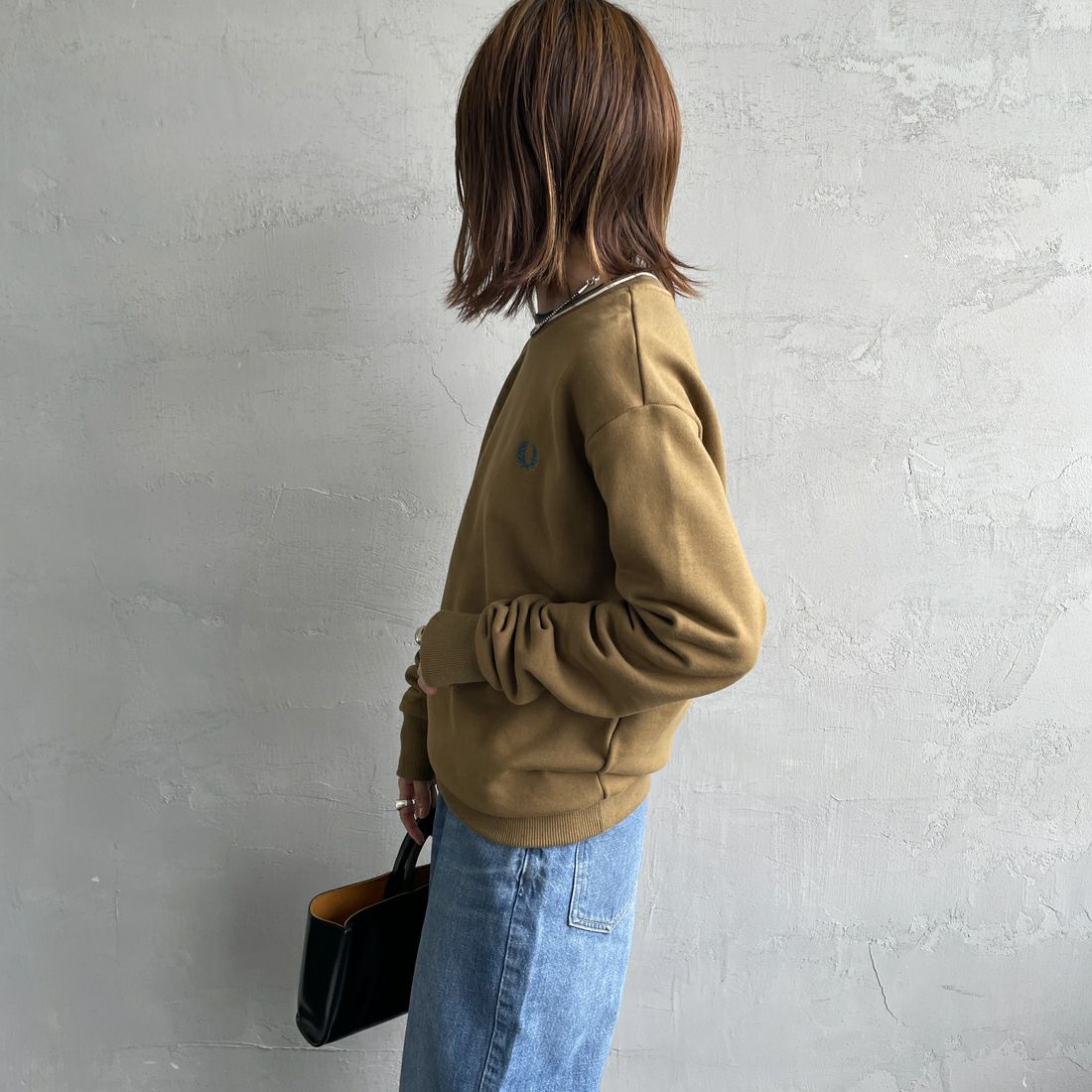 FRED PERRY [フレッドペリー] 別注 ツインティップライン ワンポイントロゴ刺繍クルーネックスウェット [FPM-25A-025JF] BLK/SHADED