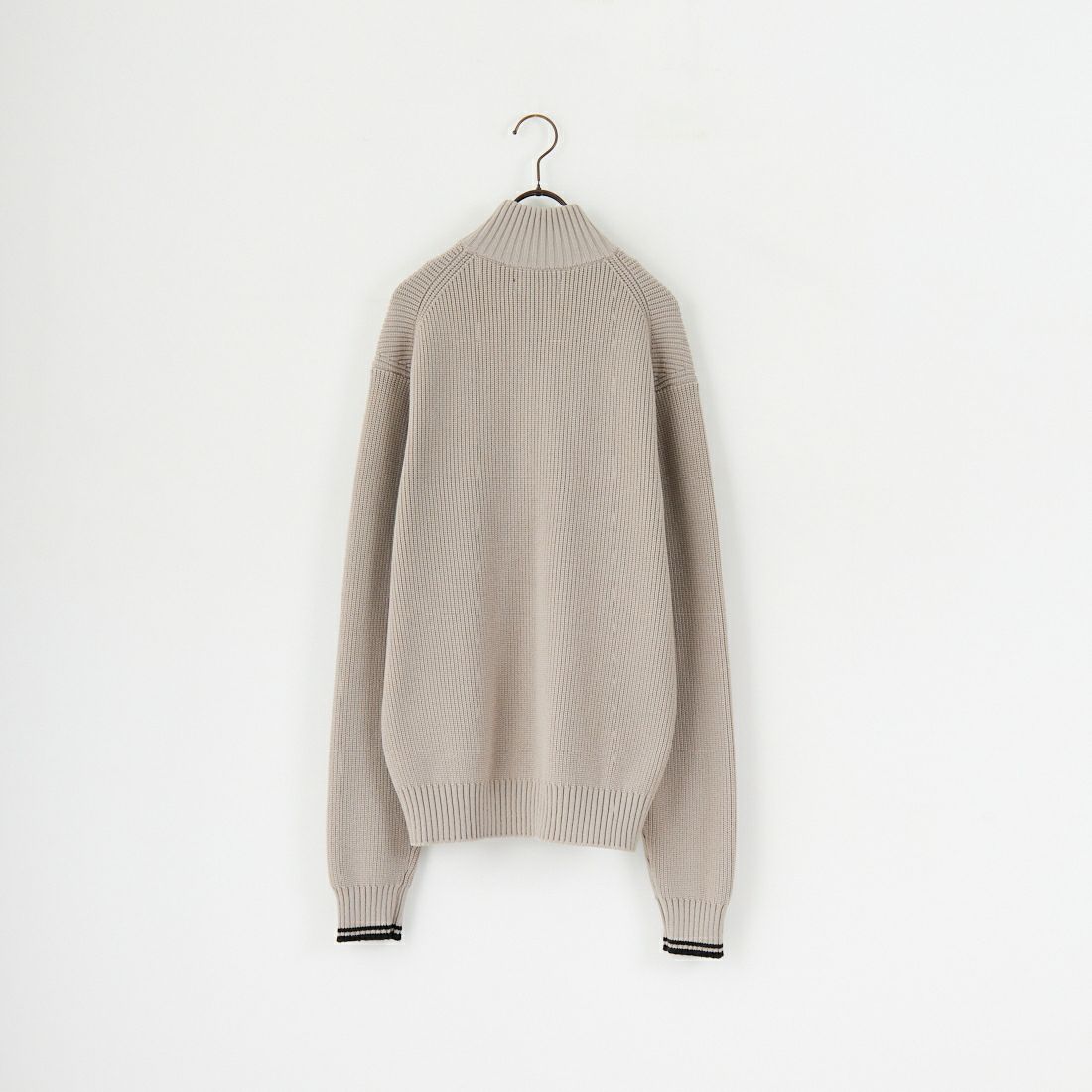 FRED PERRY [フレッドペリー] 別注 ドライバーズニット [FPM-25A-028JF] ECRU/NAVY &&モデル身長：179cm 着用サイズ：L&&