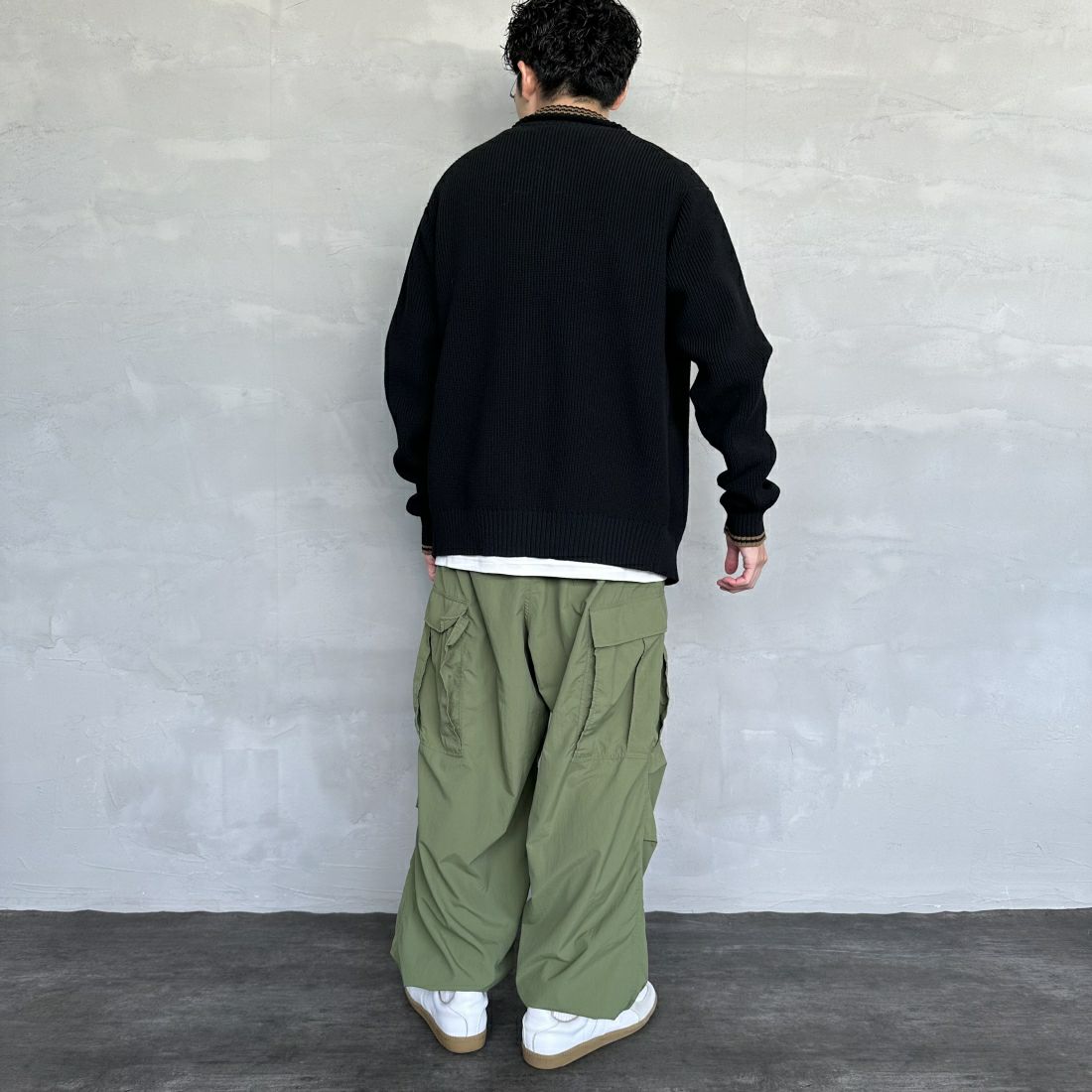 FRED PERRY [フレッドペリー] 別注 ドライバーズニット [FPM-25A-028JF] BLK/SHADED &&モデル身長：167cm 着用サイズ：M&&