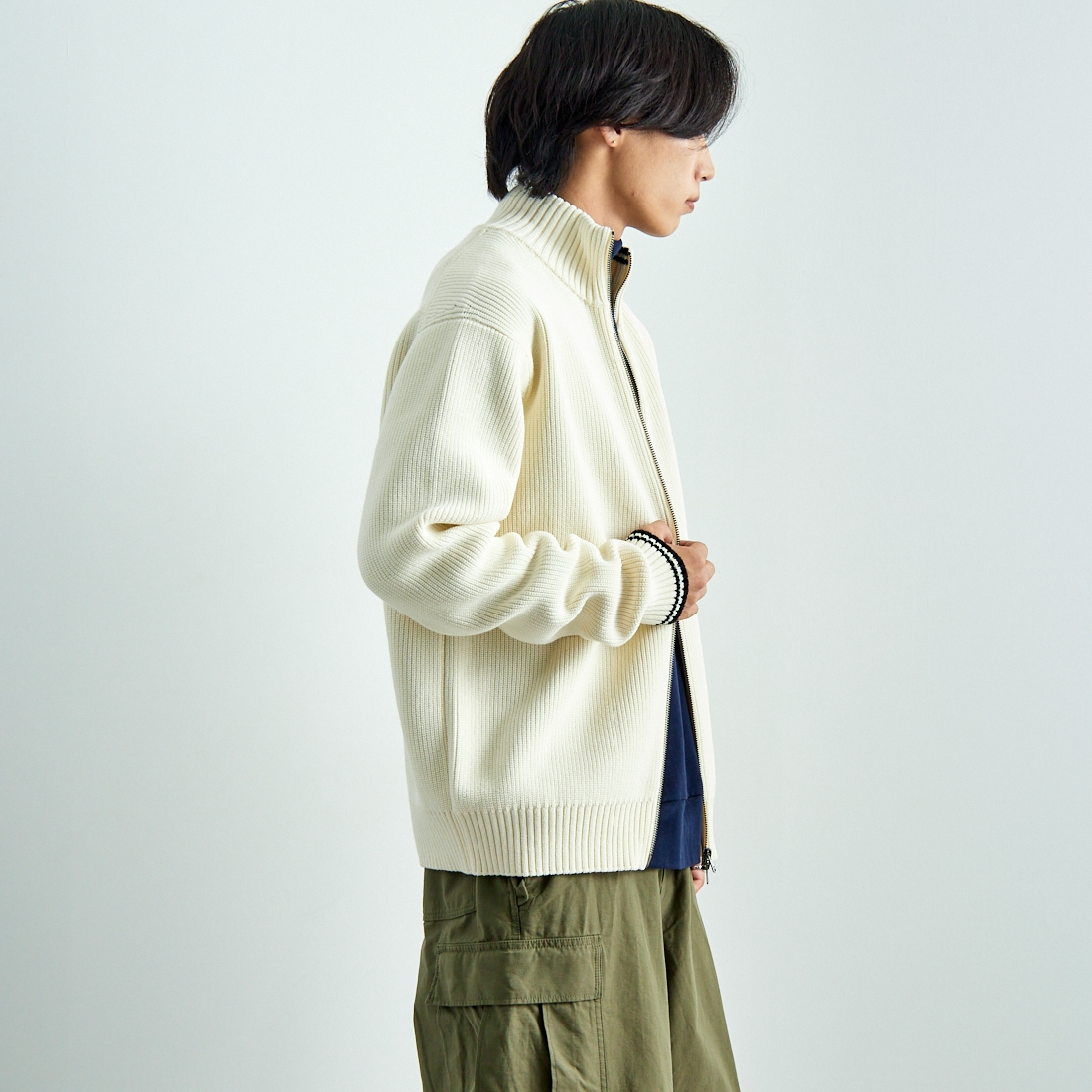 FRED PERRY [フレッドペリー] 別注 ドライバーズニット [FPM-25A-028JF] ECRU/NAVY &&モデル身長：179cm 着用サイズ：L&&