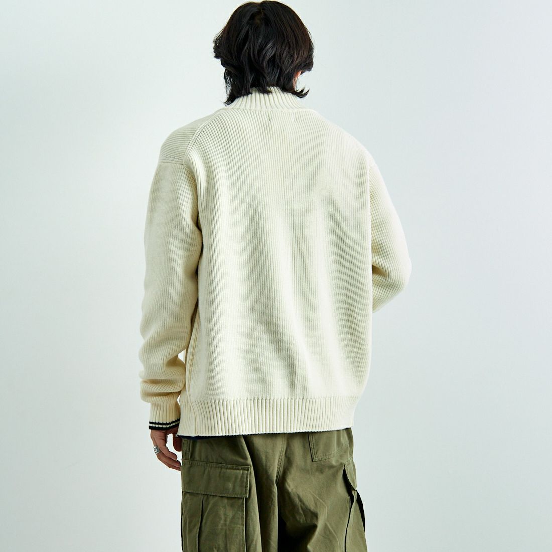 FRED PERRY [フレッドペリー] 別注 ドライバーズニット [FPM-25A-028JF] ECRU/NAVY &&モデル身長：179cm 着用サイズ：L&&