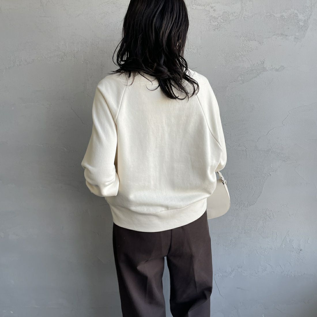 FRED PERRY [フレッドペリー] Vネックジップスルーカーディガン [G1151] 560 ECRU &&モデル身長：160cm 着用サイズ：10&&