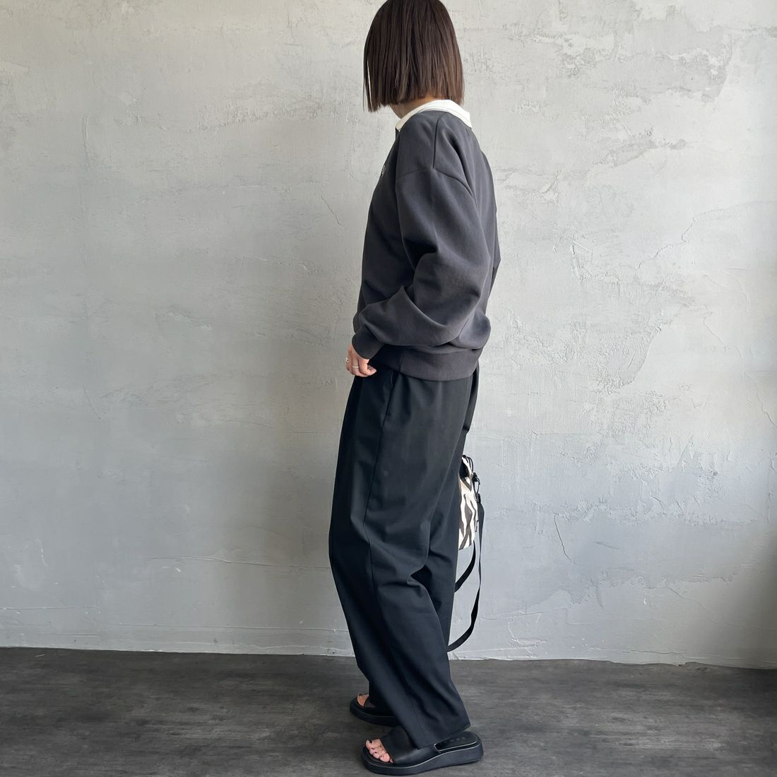 FRED PERRY [フレッドペリー] ハーフジップ ポロスウェットシャツ [G1149] 297 ANCHOR &&モデル身長：159cm 着用サイズ：10&&