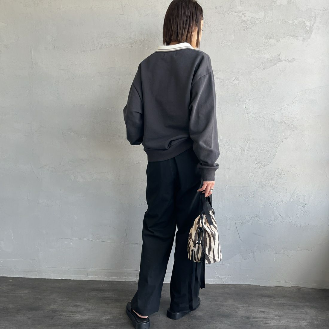 FRED PERRY [フレッドペリー] ハーフジップ ポロスウェットシャツ [G1149] 297 ANCHOR &&モデル身長：159cm 着用サイズ：10&&