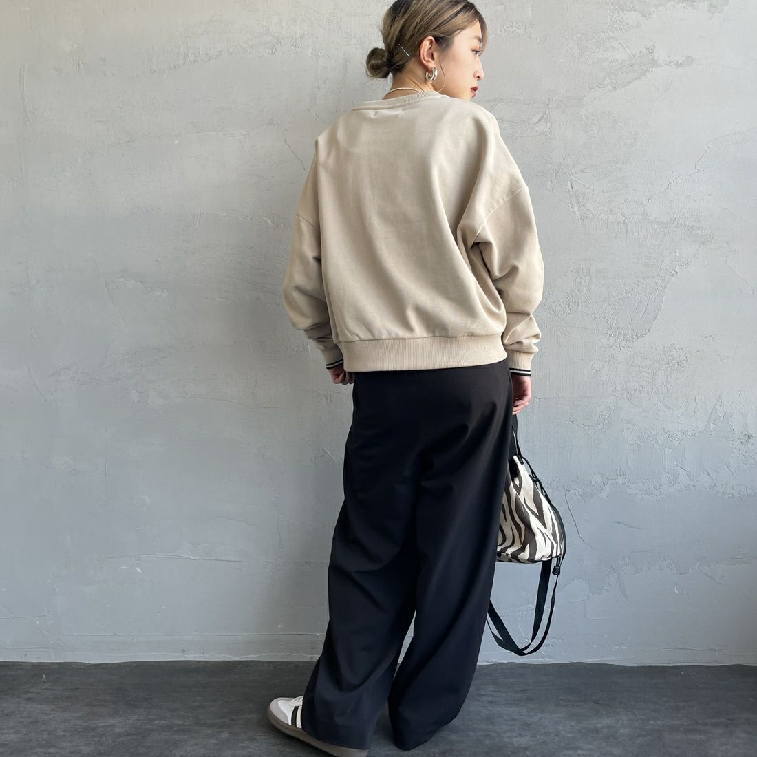 FRED PERRY [フレッドペリー] ツインティップ クロップドスウェット [G1148] Z19 WARM O &&モデル身長：150cm 着用サイズ：10&&