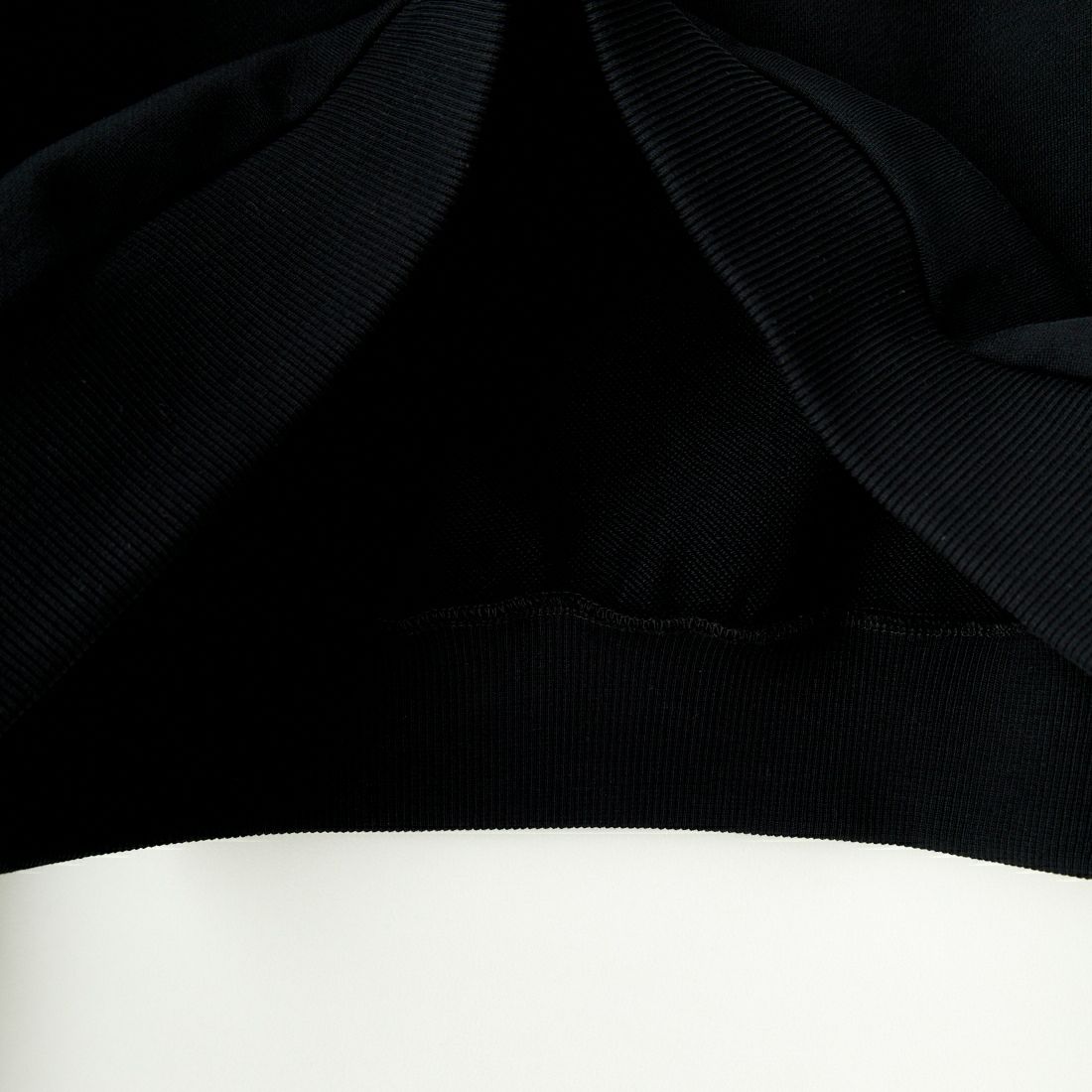 FRED PERRY [フレッドペリー] ツインティップ クロップドスウェット [G1148] 102 BLACK
