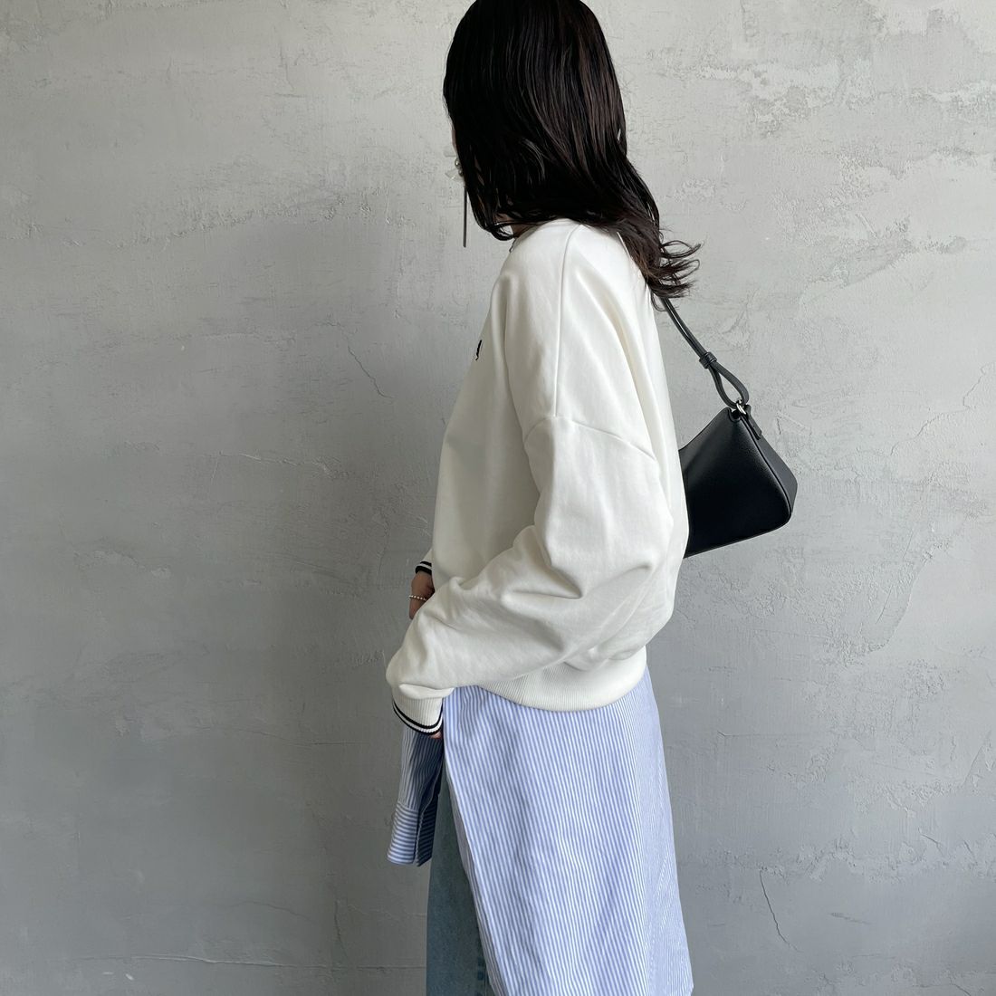 FRED PERRY [フレッドペリー] ツインティップ クロップドスウェット [G1148] 129 SNOW W &&モデル身長：160cm 着用サイズ：10&&