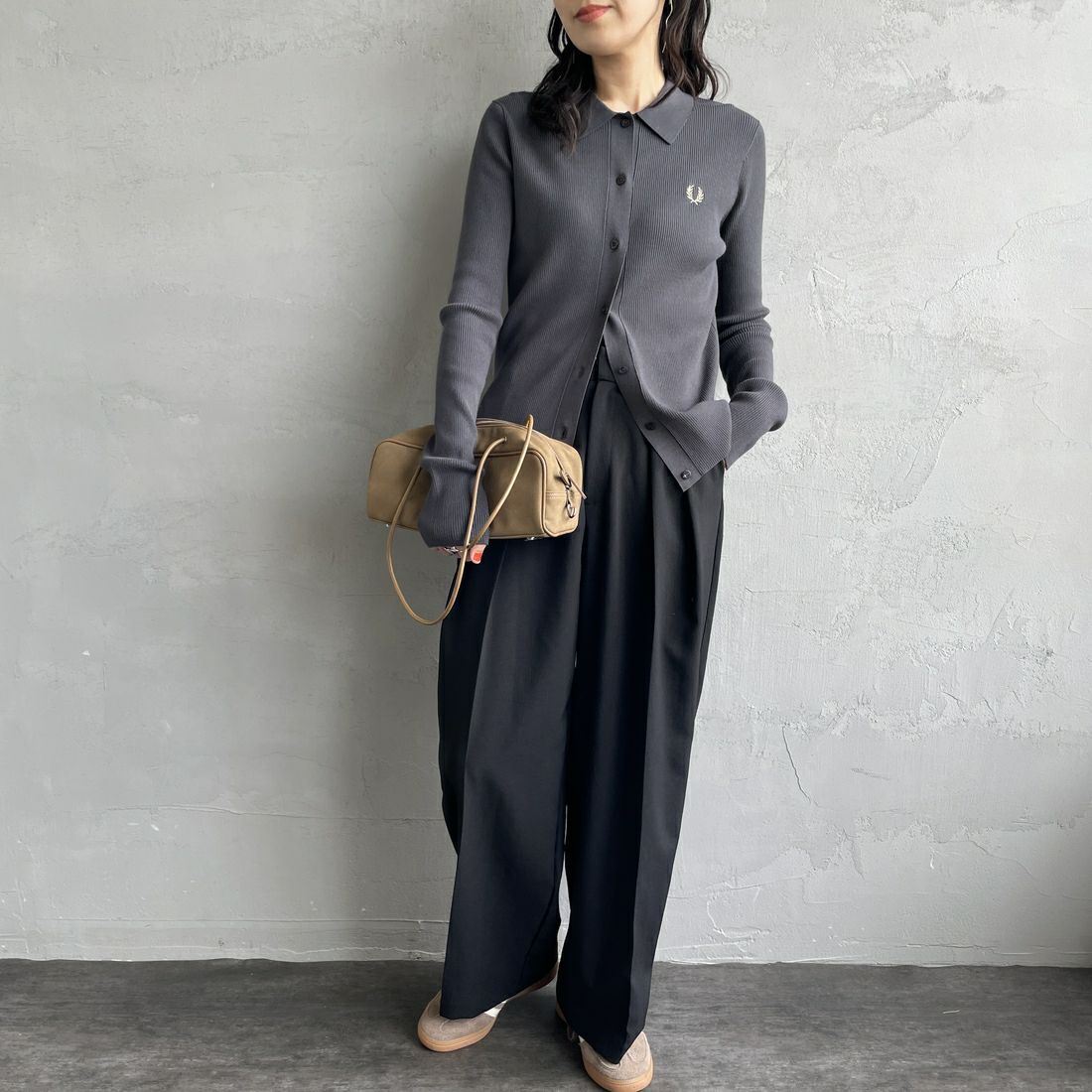 FRED PERRY [フレッドペリー] 別注 ワンポイントロゴ刺繍 リブニットポロシャツ [FPW-25A-009JF] ANCHOR/WAR &&モデル身長：160cm 着用サイズ：10&&