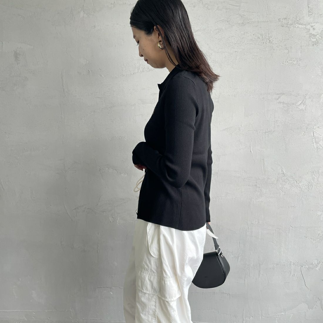 FRED PERRY [フレッドペリー] 別注 ワンポイントロゴ刺繍 リブニットポロシャツ [FPW-25A-009JF] BLK/SHADED &&モデル身長：163cm 着用サイズ：10&&