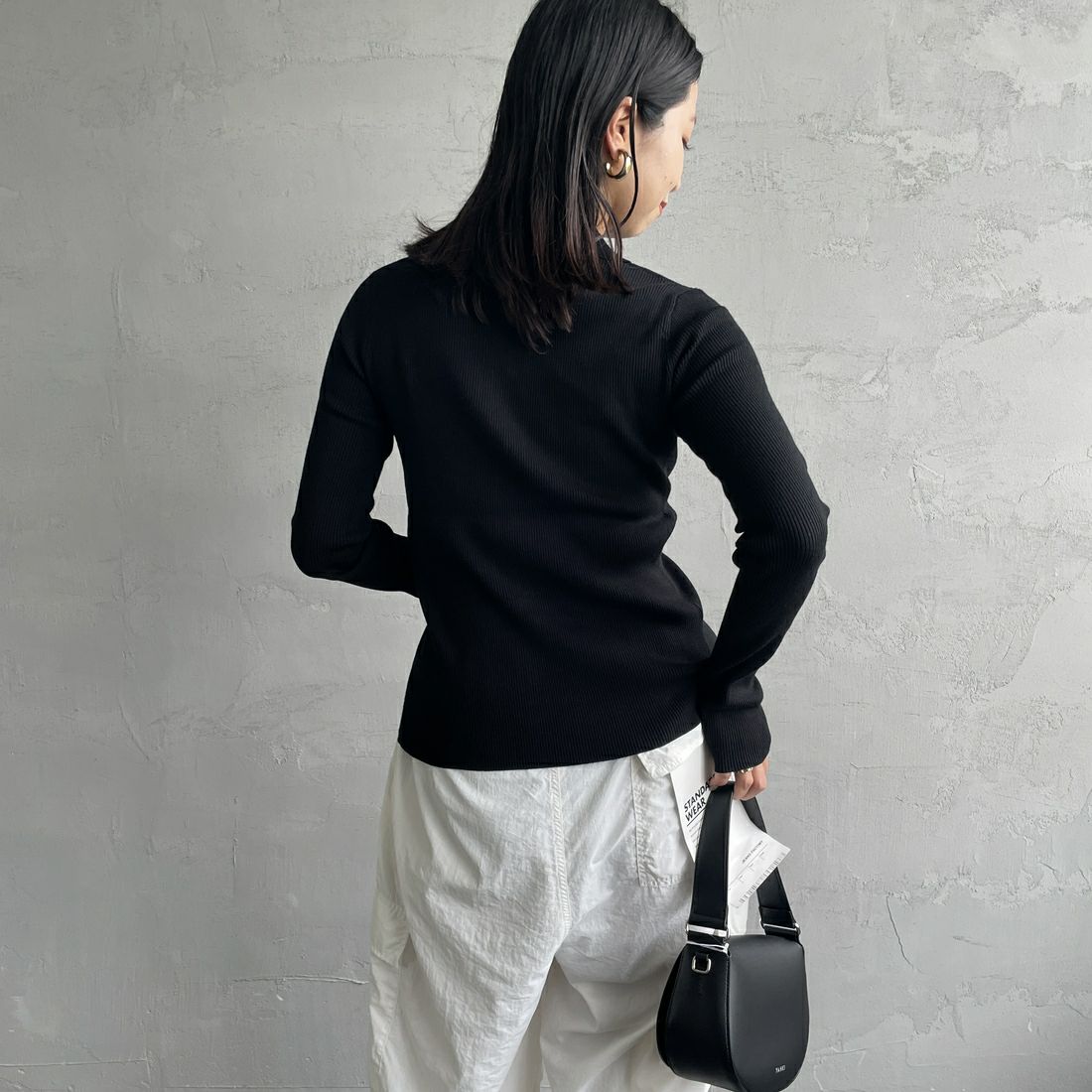 FRED PERRY [フレッドペリー] 別注 ワンポイントロゴ刺繍 リブニットポロシャツ [FPW-25A-009JF] BLK/SHADED &&モデル身長：163cm 着用サイズ：10&&