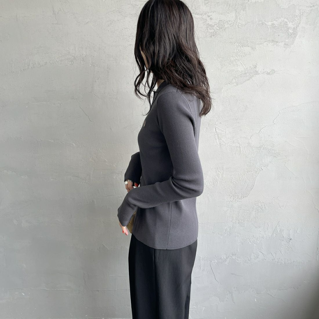 FRED PERRY [フレッドペリー] 別注 ワンポイントロゴ刺繍 リブニットポロシャツ [FPW-25A-009JF] ANCHOR/WAR &&モデル身長：160cm 着用サイズ：10&&