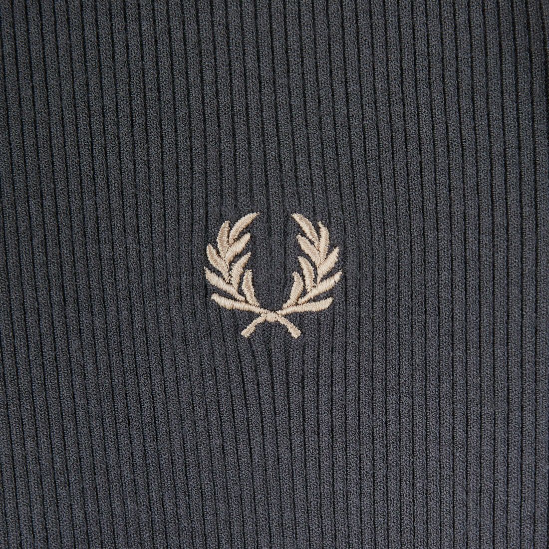 FRED PERRY [フレッドペリー] 別注 ワンポイントロゴ刺繍 リブニット
