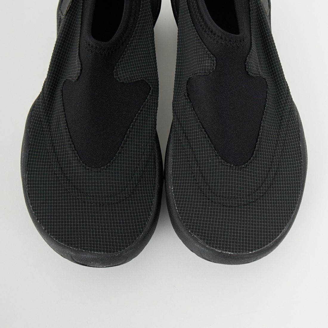 NIKE [ナイキ] アクア ターフ [FZ5627] 001 ﾌﾞﾗｯｸ