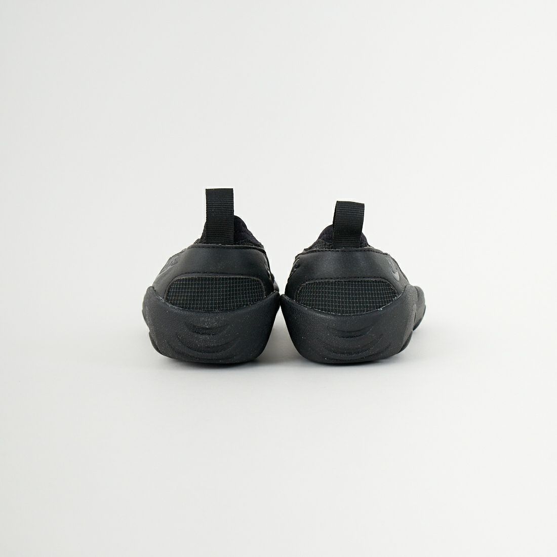 NIKE [ナイキ] アクア ターフ [FZ5627] 001 ﾌﾞﾗｯｸ