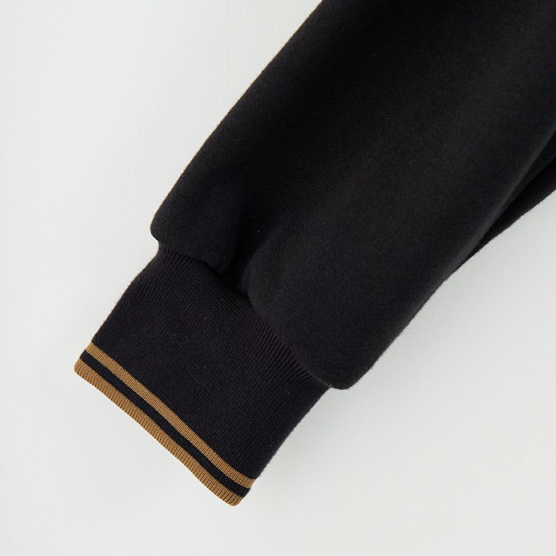 FRED PERRY [フレッドペリー] 別注 フードロゴ刺繍スウェットパーカー [FPM-25A-026JF] BLK/SHADED