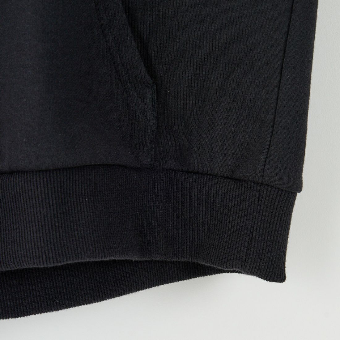 FRED PERRY [フレッドペリー] 別注 フードロゴ刺繍スウェットパーカー [FPM-25A-026JF] BLK/SHADED