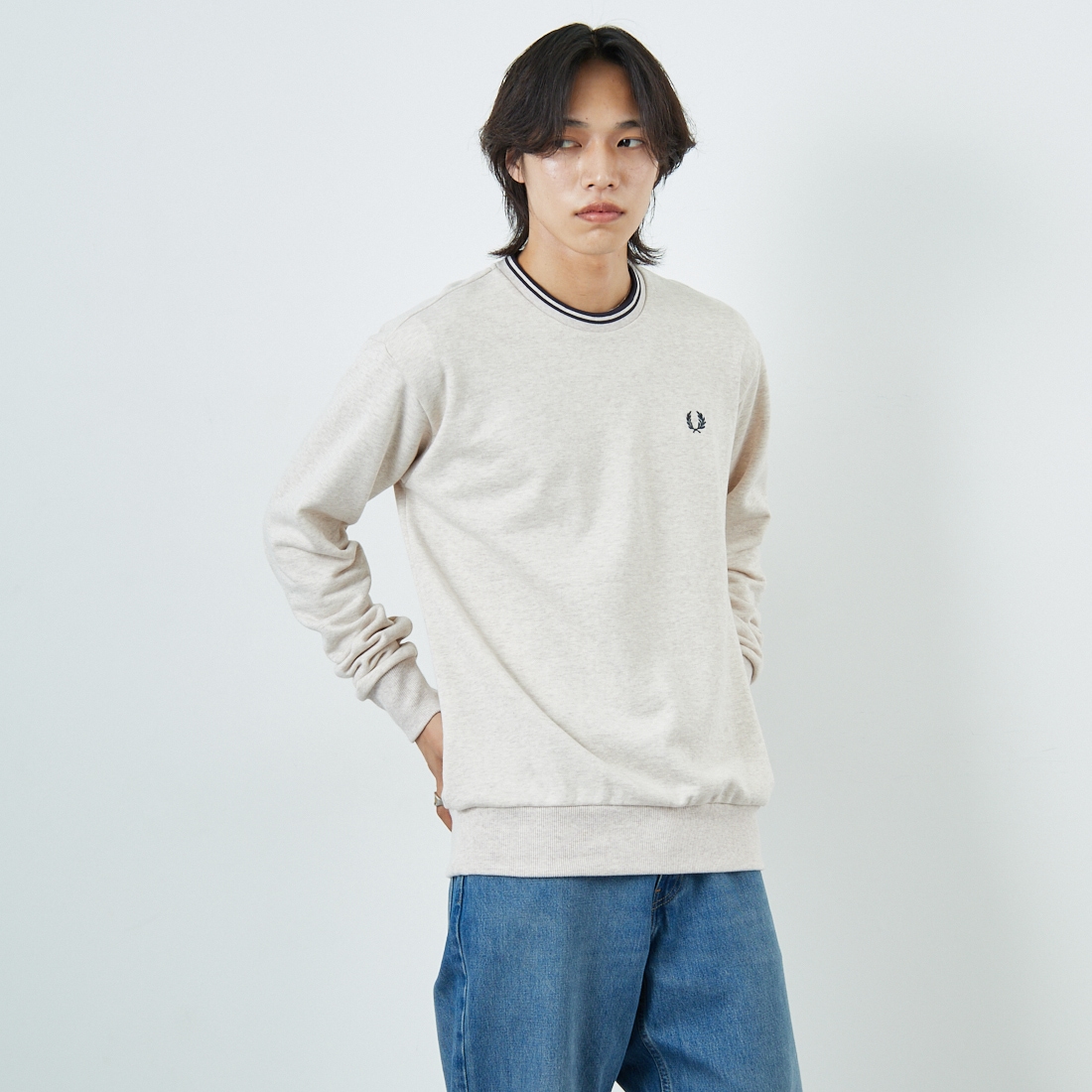 FRED PERRY [フレッドペリー] 別注 ツインティップライン ワンポイントロゴ刺繍クルーネックスウェット [FPM-25A-025JF]