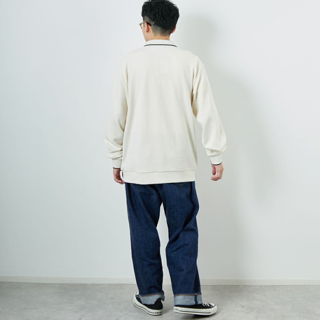 FRED PERRY [フレッドペリー] 別注 ワンポイントロゴ刺繍 ロングスリーブポロシャツ [FPM-25A-027JF] ECRU/NAVY &&モデル身長：168cm 着用サイズ：L&&