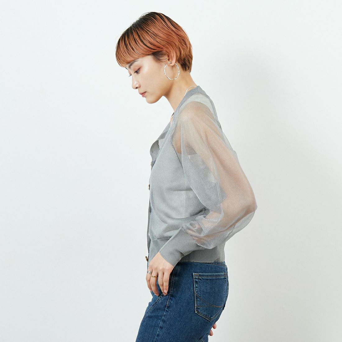 Jeans Factory Clothes [ジーンズファクトリークローズ] ラメシアーVネックカーディガン [11255816] ﾐﾃﾞｨｱﾑｸﾞﾚｰ &&モデル身長：160cm 着用サイズ：F&&
