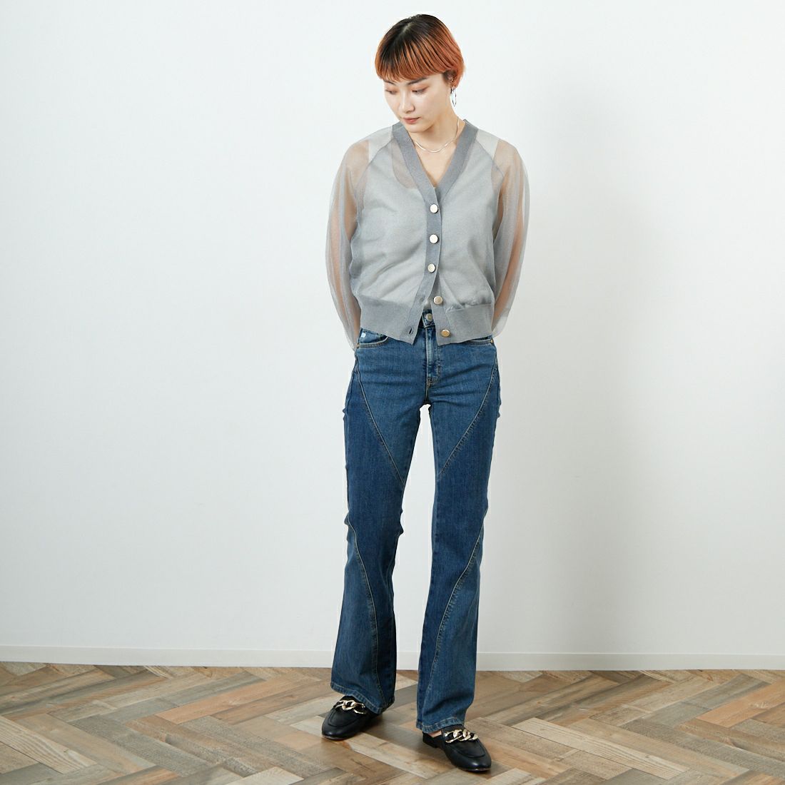 Jeans Factory Clothes [ジーンズファクトリークローズ] ラメシアーVネックカーディガン [11255816] ﾐﾃﾞｨｱﾑｸﾞﾚｰ &&モデル身長：160cm 着用サイズ：F&&