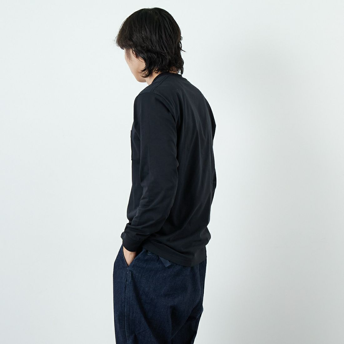 THE NORTH FACE [ザ ノースフェイス] ロングスリーブ フラッシュドライフラワーロゴTシャツ [NT82535] K &&モデル身長：179cm 着用サイズ：34&&