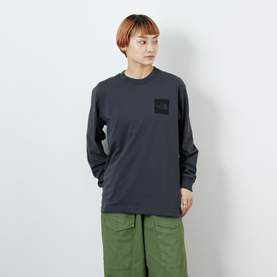 THE NORTH FACE [ザ ノースフェイス] ロングスリーブスクエアロゴTシャツ [NT82534] AG &&モデル身長：160cm 着用サイズ：S&&