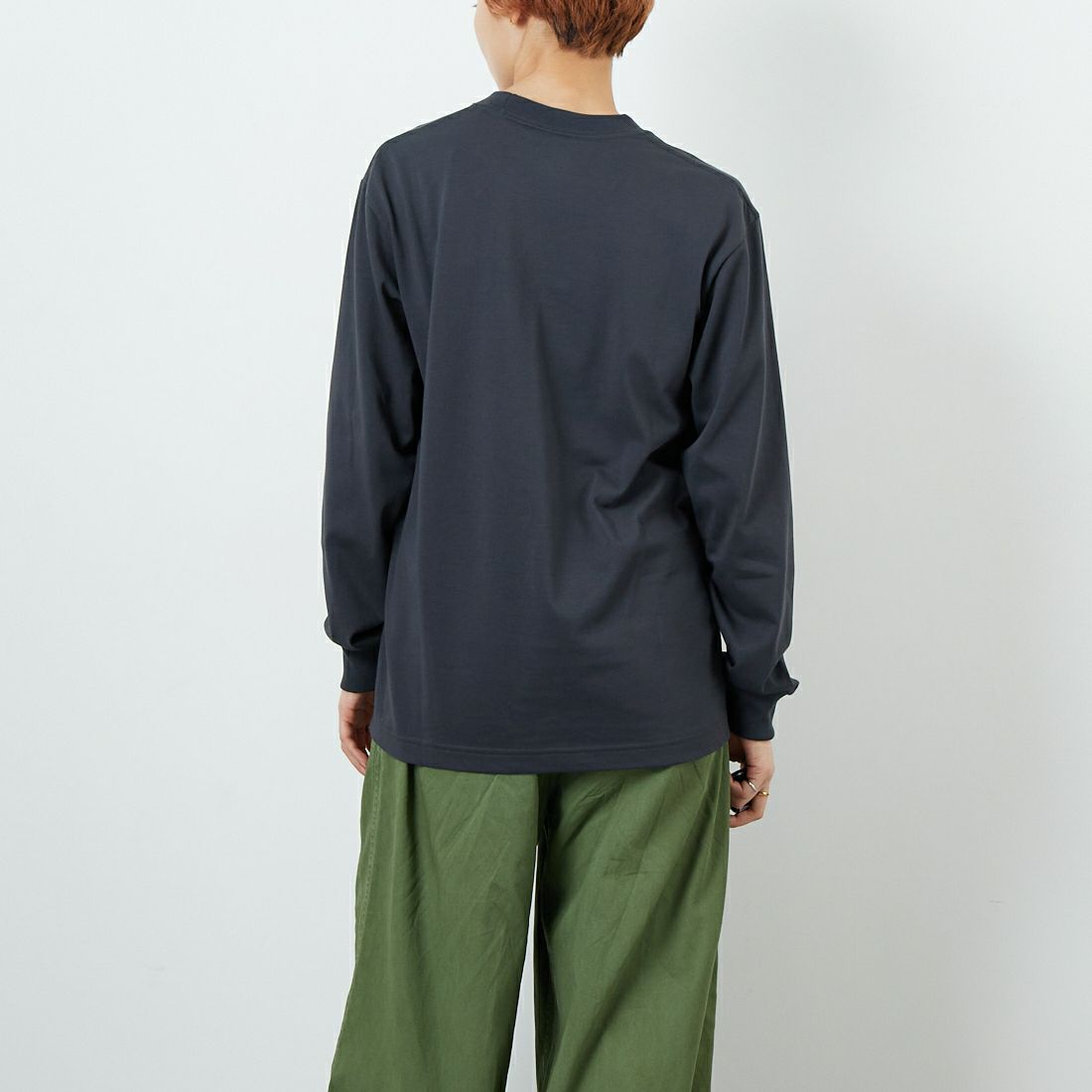 THE NORTH FACE [ザ ノースフェイス] ロングスリーブスクエアロゴTシャツ [NT82534] AG &&モデル身長：160cm 着用サイズ：S&&
