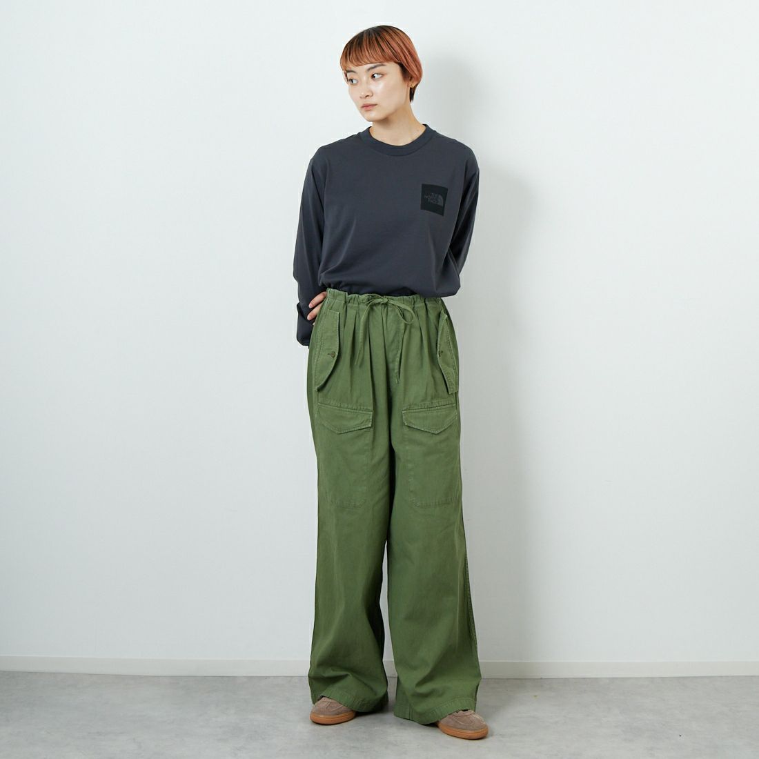 THE NORTH FACE [ザ ノースフェイス] ロングスリーブスクエアロゴTシャツ [NT82534] AG &&モデル身長：160cm 着用サイズ：S&&