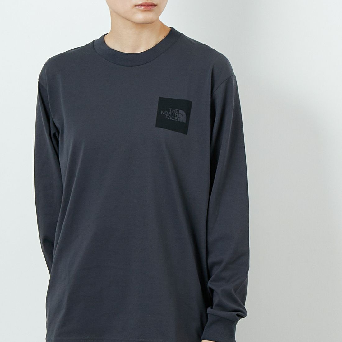 THE NORTH FACE [ザ ノースフェイス] ロングスリーブスクエアロゴTシャツ [NT82534] AG &&モデル身長：160cm 着用サイズ：S&&