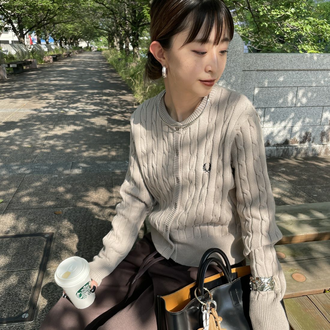 FRED PERRY [フレッドペリー] 別注 ケーブルニットカーディガン [FPW-25A-008JF] WARM/BLK &&モデル身長：150cm 着用サイズ：10&&