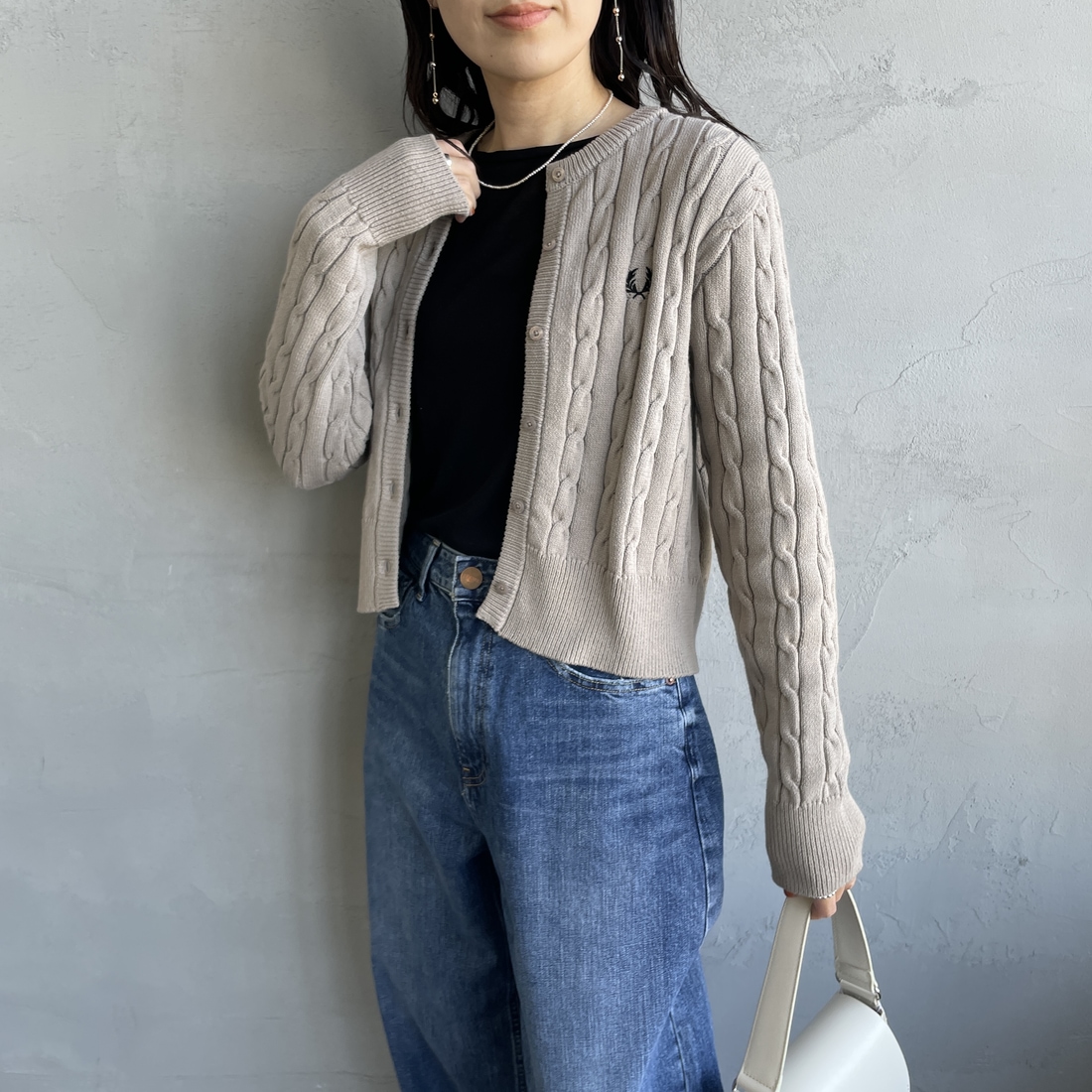 FRED PERRY [フレッドペリー] 別注 ケーブルニットカーディガン [FPW-25A-008JF] WARM/BLK &&モデル身長：160cm 着用サイズ：10&&