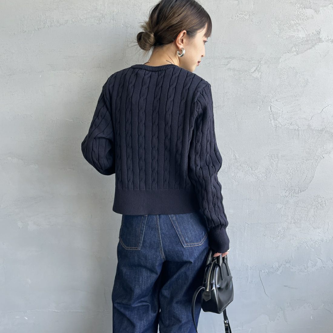 FRED PERRY [フレッドペリー] 別注 ケーブルニットカーディガン [FPW-25A-008JF] NAVY/WARM &&モデル身長：150cm 着用サイズ：10&&