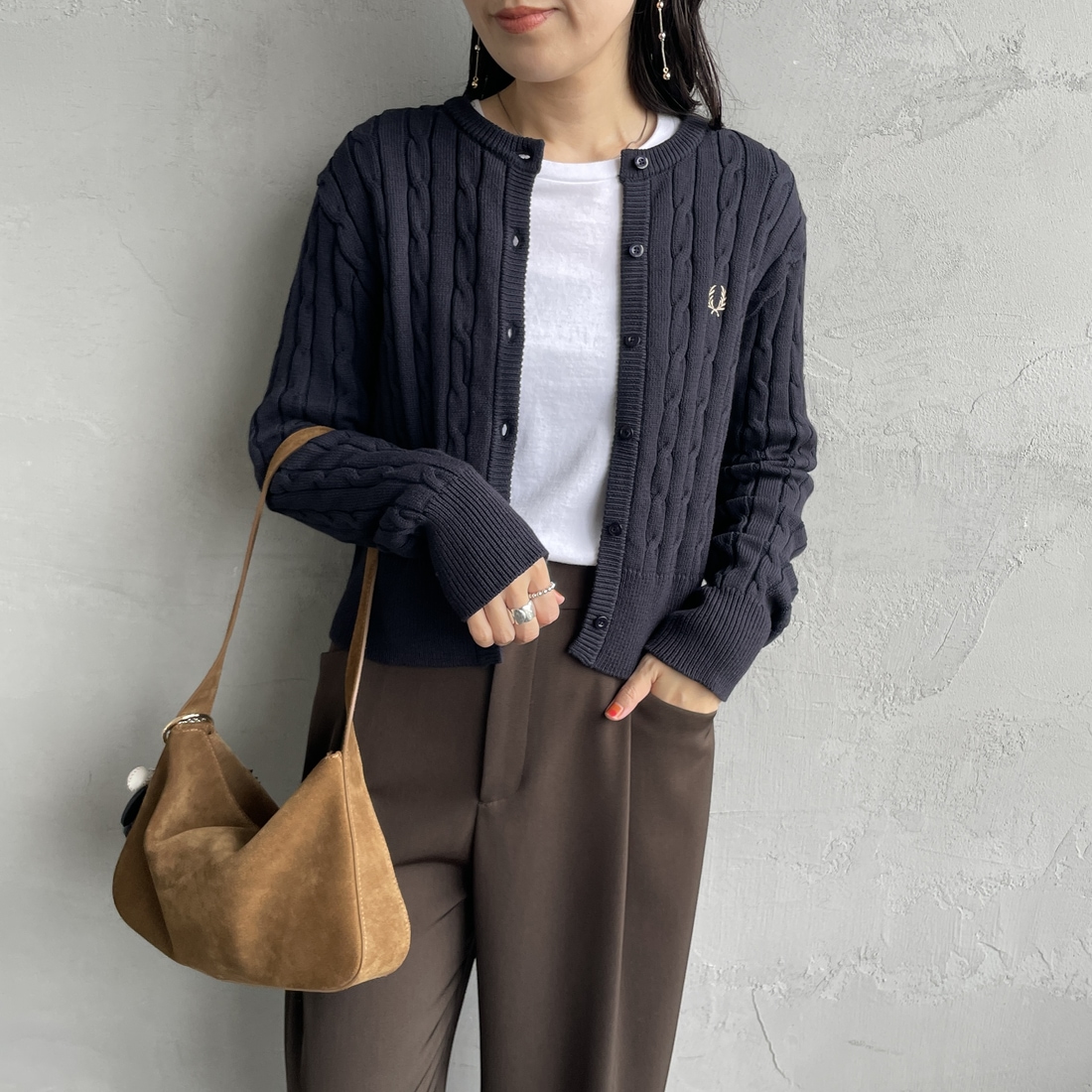 FRED PERRY [フレッドペリー] 別注 ケーブルニットカーディガン [FPW-25A-008JF] NAVY/WARM &&モデル身長：160cm 着用サイズ：10&&