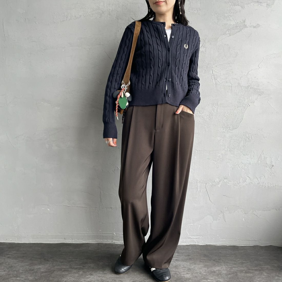 FRED PERRY [フレッドペリー] 別注 ケーブルニットカーディガン [FPW-25A-008JF] NAVY/WARM &&モデル身長：160cm 着用サイズ：10&&