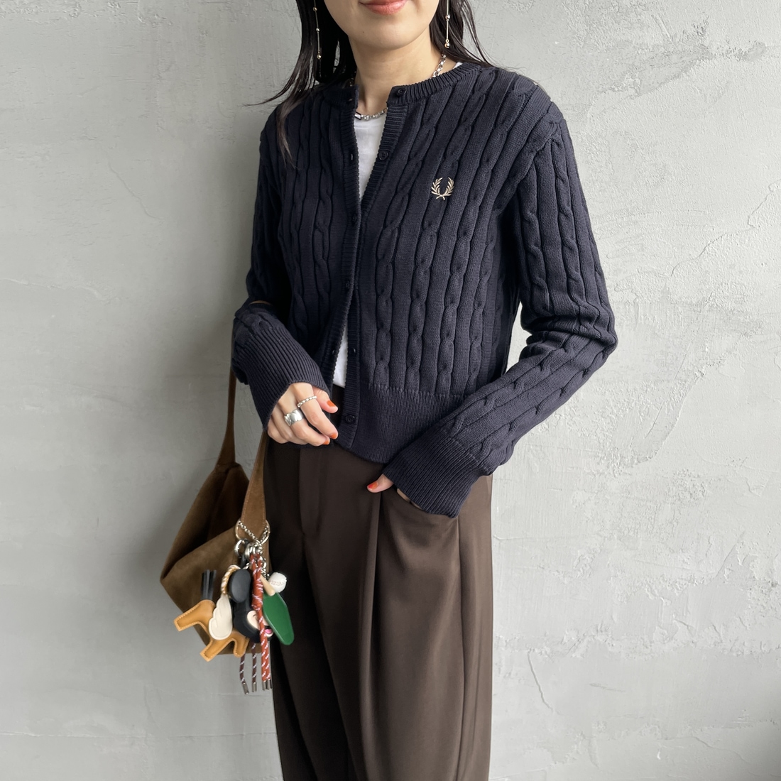 FRED PERRY [フレッドペリー] 別注 ケーブルニットカーディガン [FPW-25A-008JF] NAVY/WARM &&モデル身長：160cm 着用サイズ：10&&