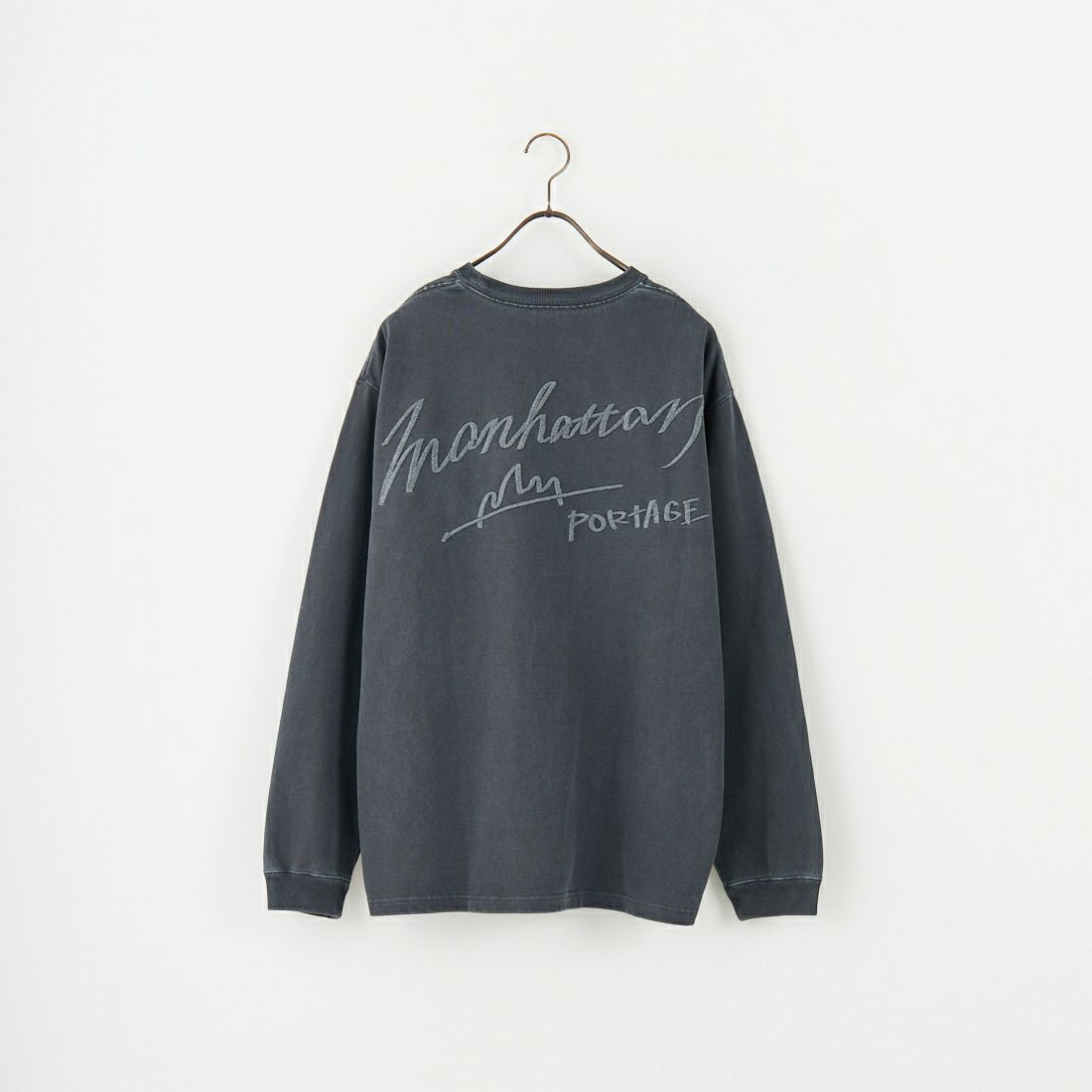 MANHATTAN PORTAGE [マンハッタンポーテージ] 別注 手書き風バックプリント ロングスリーブTシャツ [25FWMP-IN76-JF] CHARCOAL