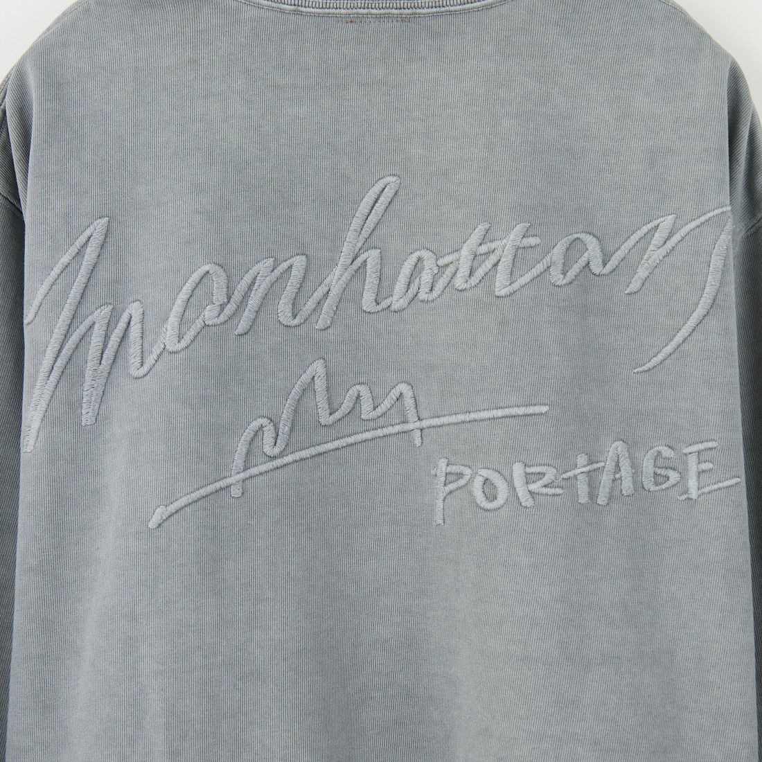 MANHATTAN PORTAGE [マンハッタンポーテージ] 別注 手書き風バックプリント ロングスリーブTシャツ [25FWMP-IN76-JF] GRAY