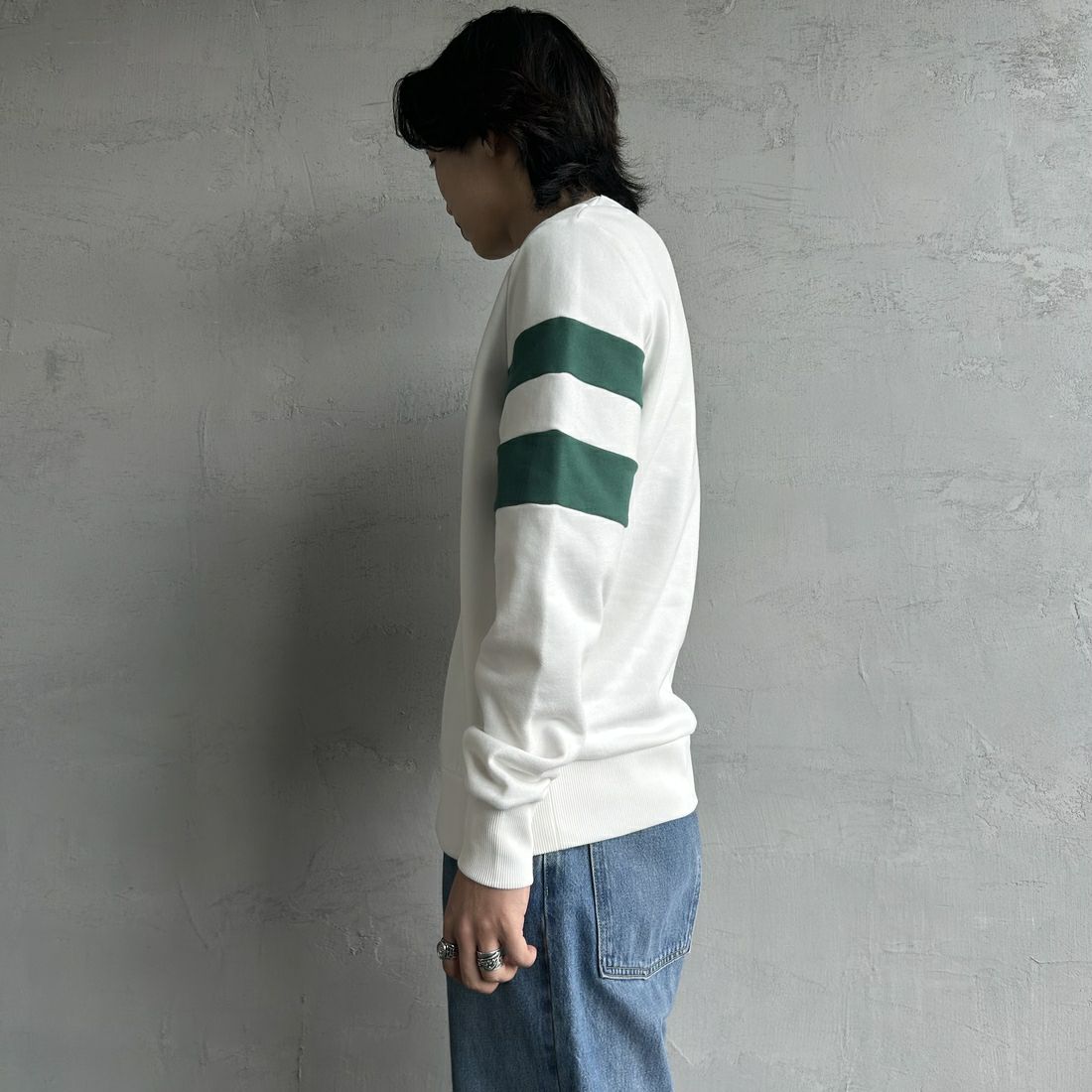 FRED PERRY [フレッドペリー] ピーチドティップドスリーブ クルーネックスウェット [M1731] 129 SNOW W &&モデル身長：179cm 着用サイズ：M&&
