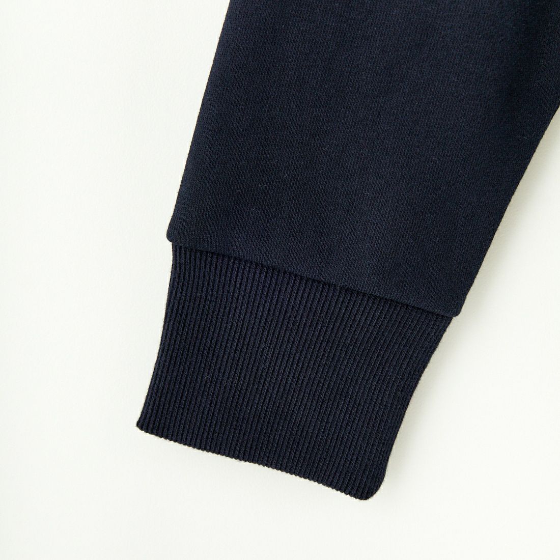 FRED PERRY [フレッドペリー] テニスバッジ クルーネックスウェット [M1751] 608 NAVY